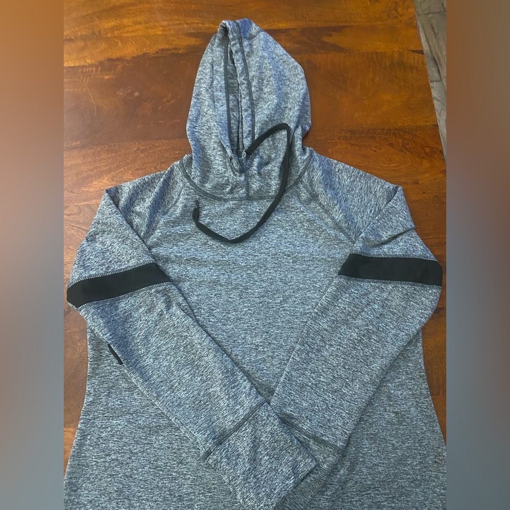 Cascade Women's Grey Hoodie L Preowned in Excellent Condition long sleeve